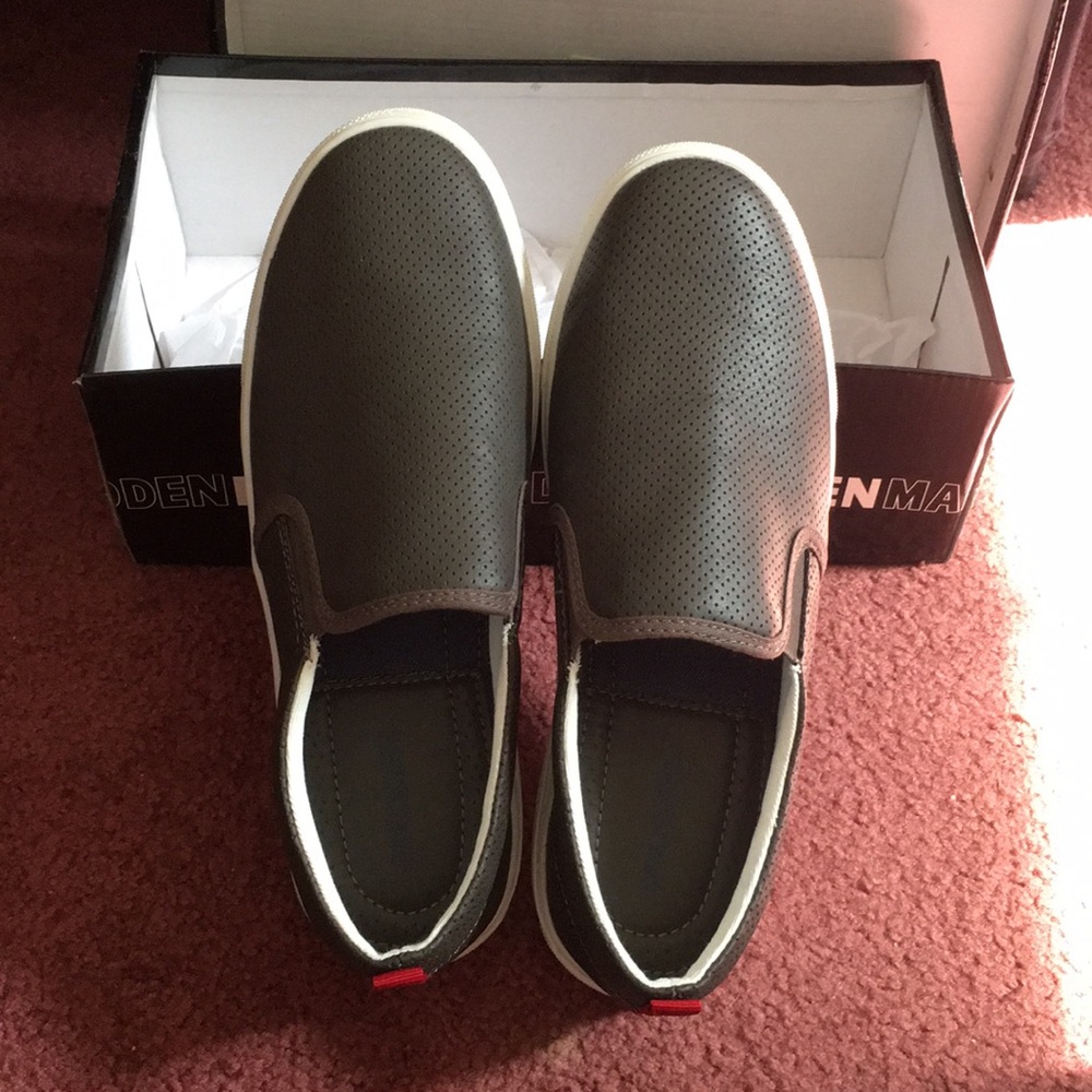 NIB Men’s Madden Shoes